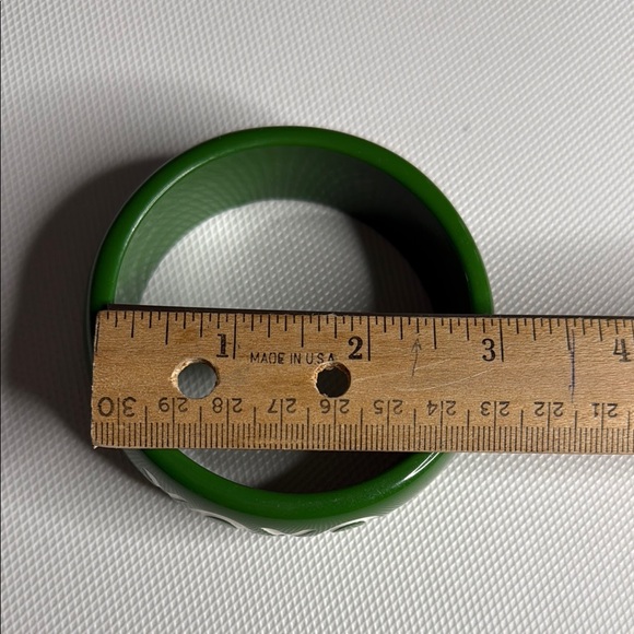 Green XOXO Bangle - Picture 3 of 4